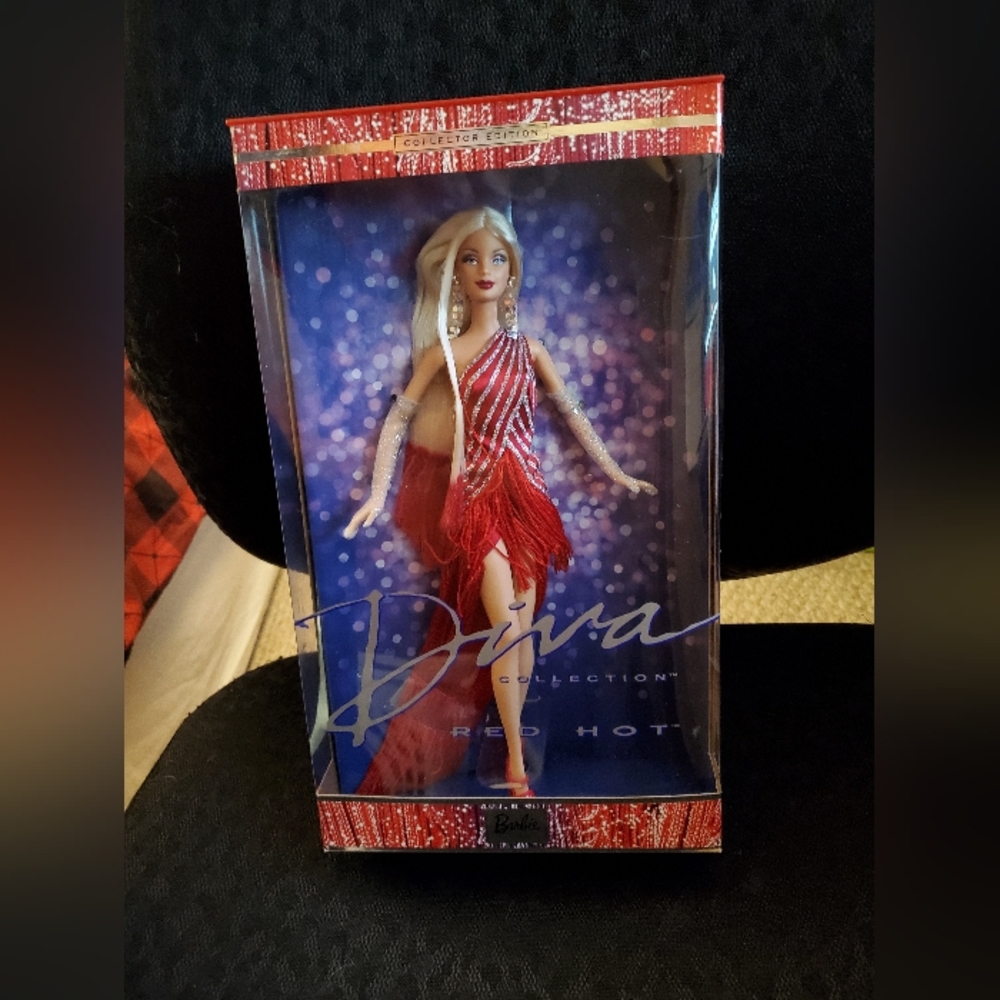 Vintage - 2002 RED HOT DIVA Barbie Doll Collector Edition #56707